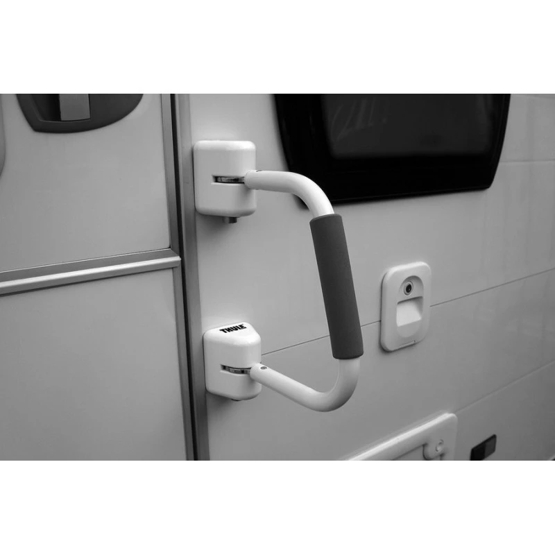 THULE Security Handrail Short 4 THULE Security Handrail Short – Image 4